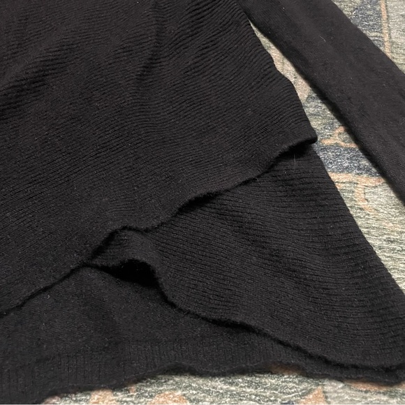 Cullen Cashmere Black Asymmetrical Bottom‎ Pullover Cashmere Sweater Size M - Picture 9 of 16
